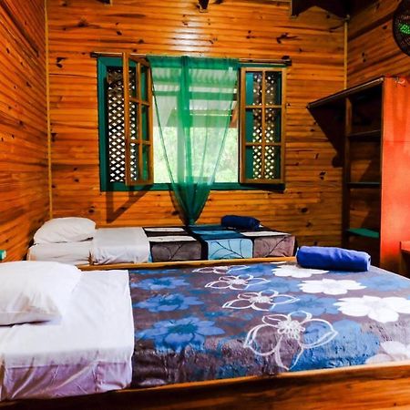 Aldina S Guest House Cahuita Ngoại thất bức ảnh