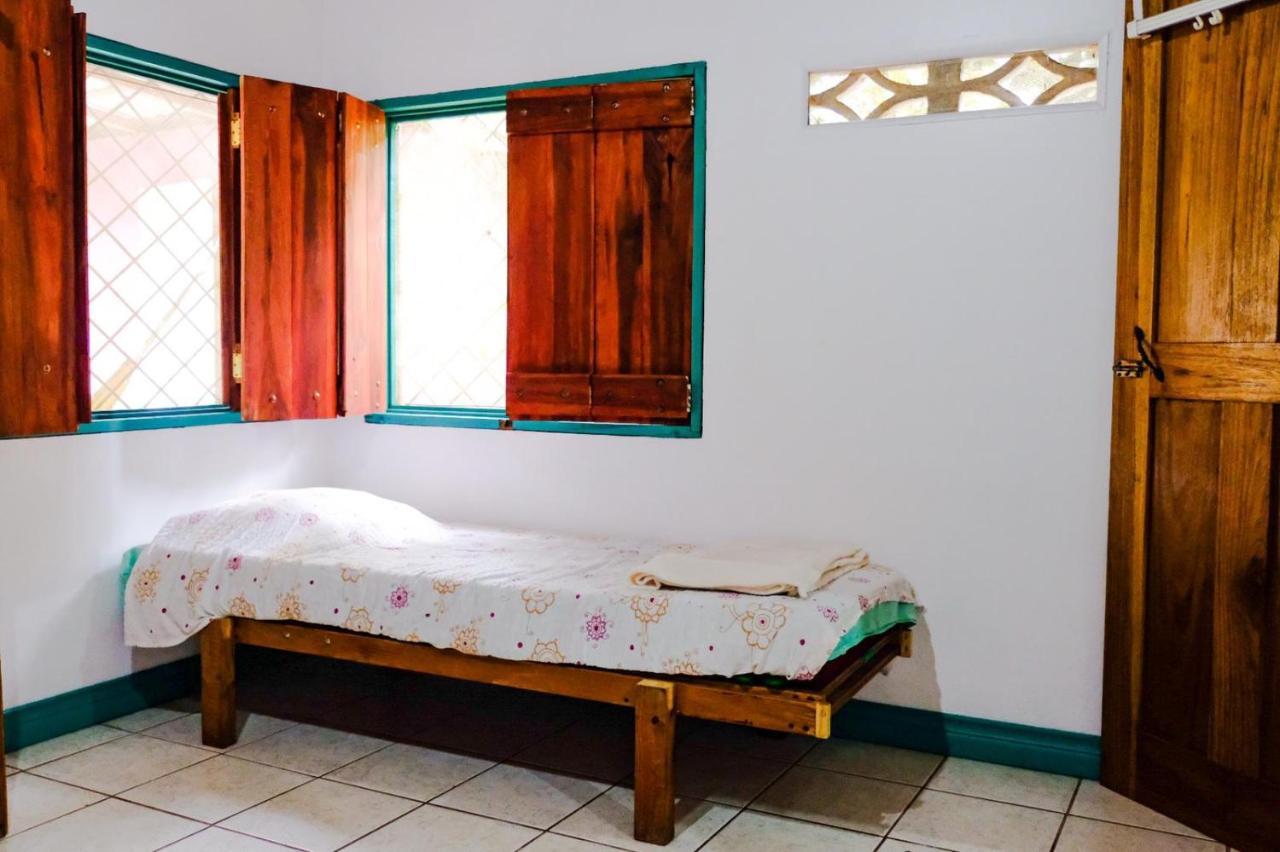 Aldina S Guest House Cahuita Ngoại thất bức ảnh